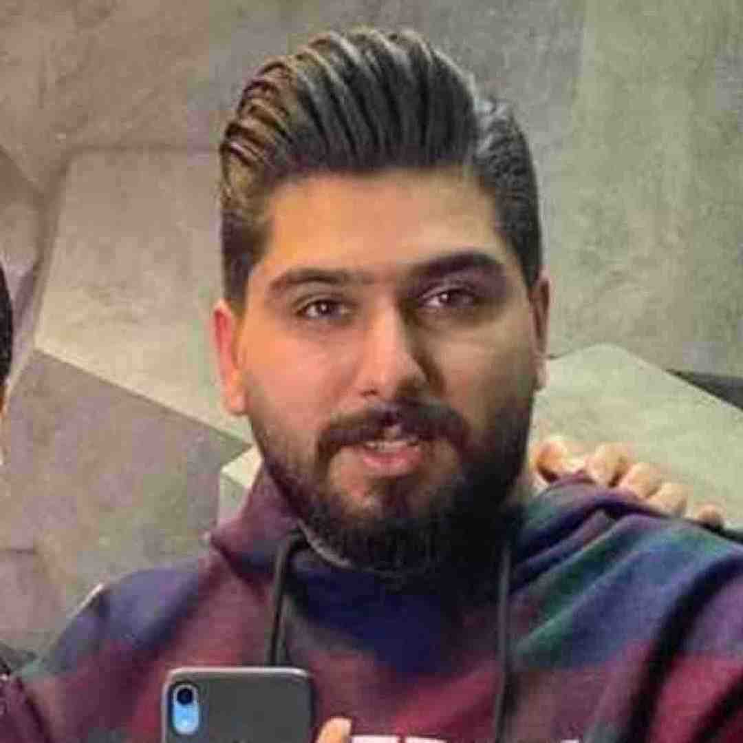 مجید احمدی بشنوستمه تی دست حلقه نشونه