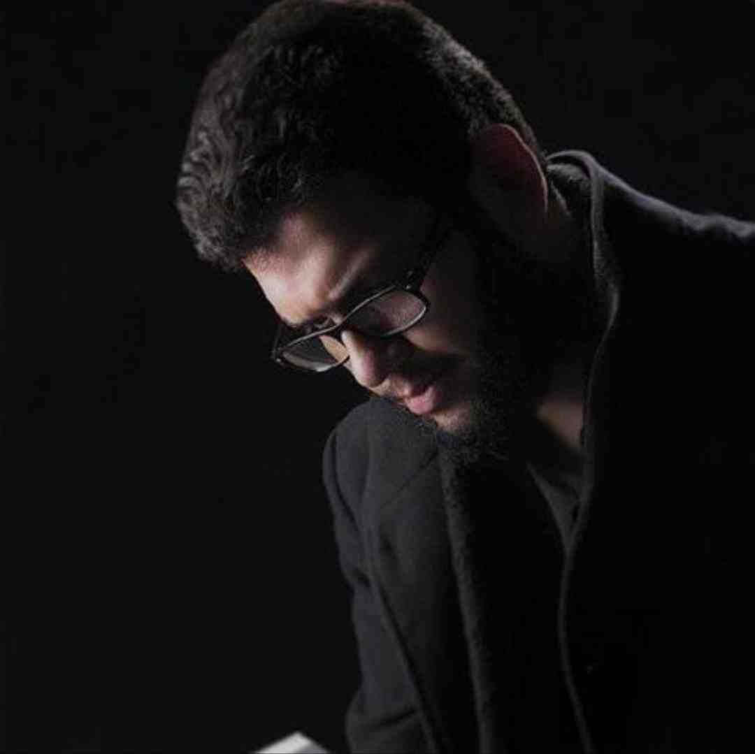 علیرضا اسفندیار در به درم آی قارداش