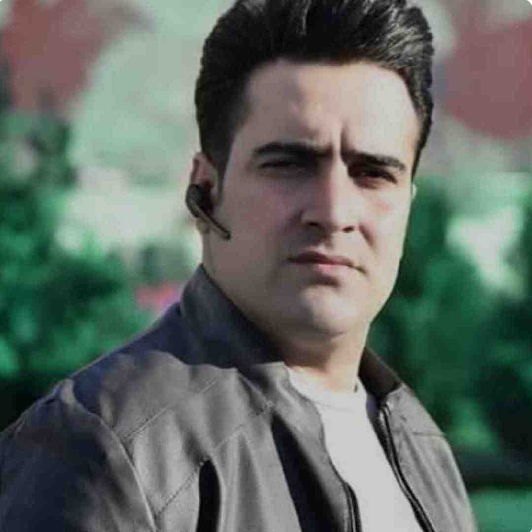 علی فرزامی باوم اَ سر تو پوس گیان کنمسی