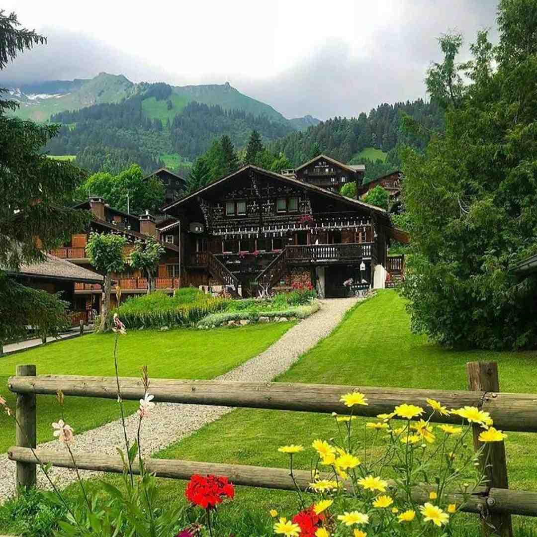 به من حق بده عاشق شم گذشتن ازت آسون با صدای زن (هوش مصنوعی)