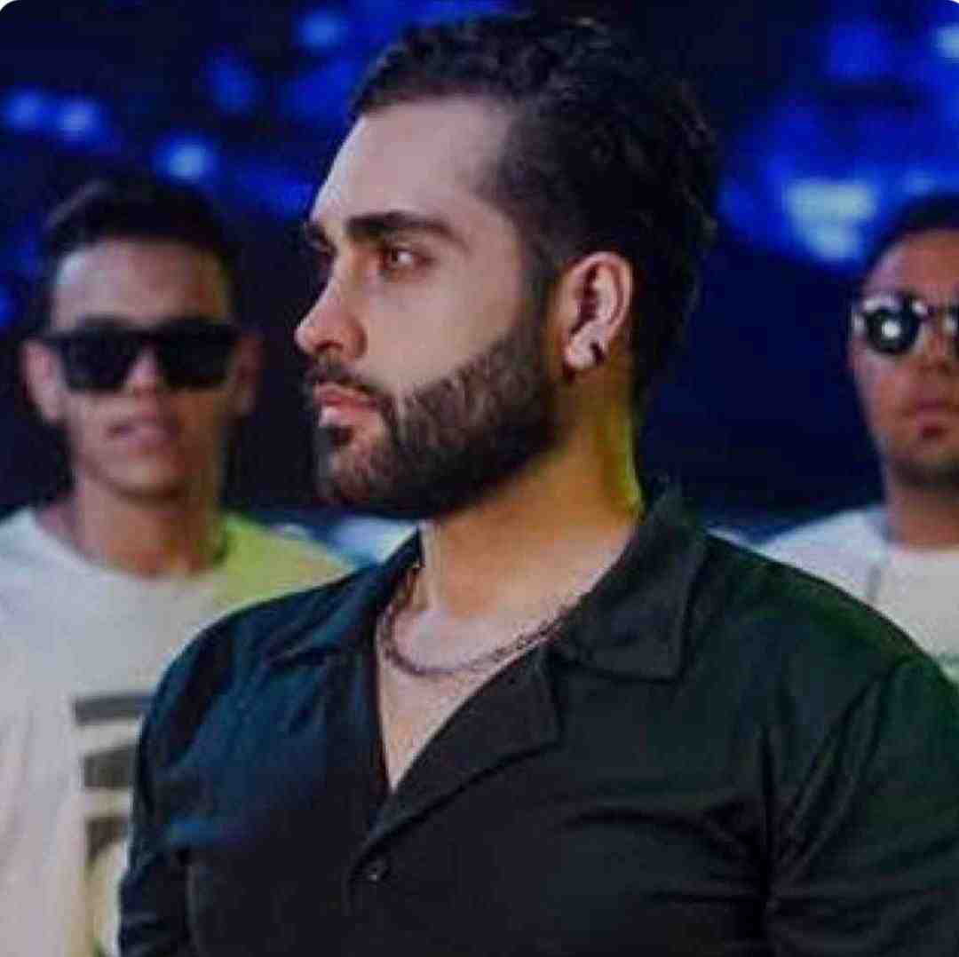 یاشا تو آدم من نبودی تو یه دختر تخس مودی