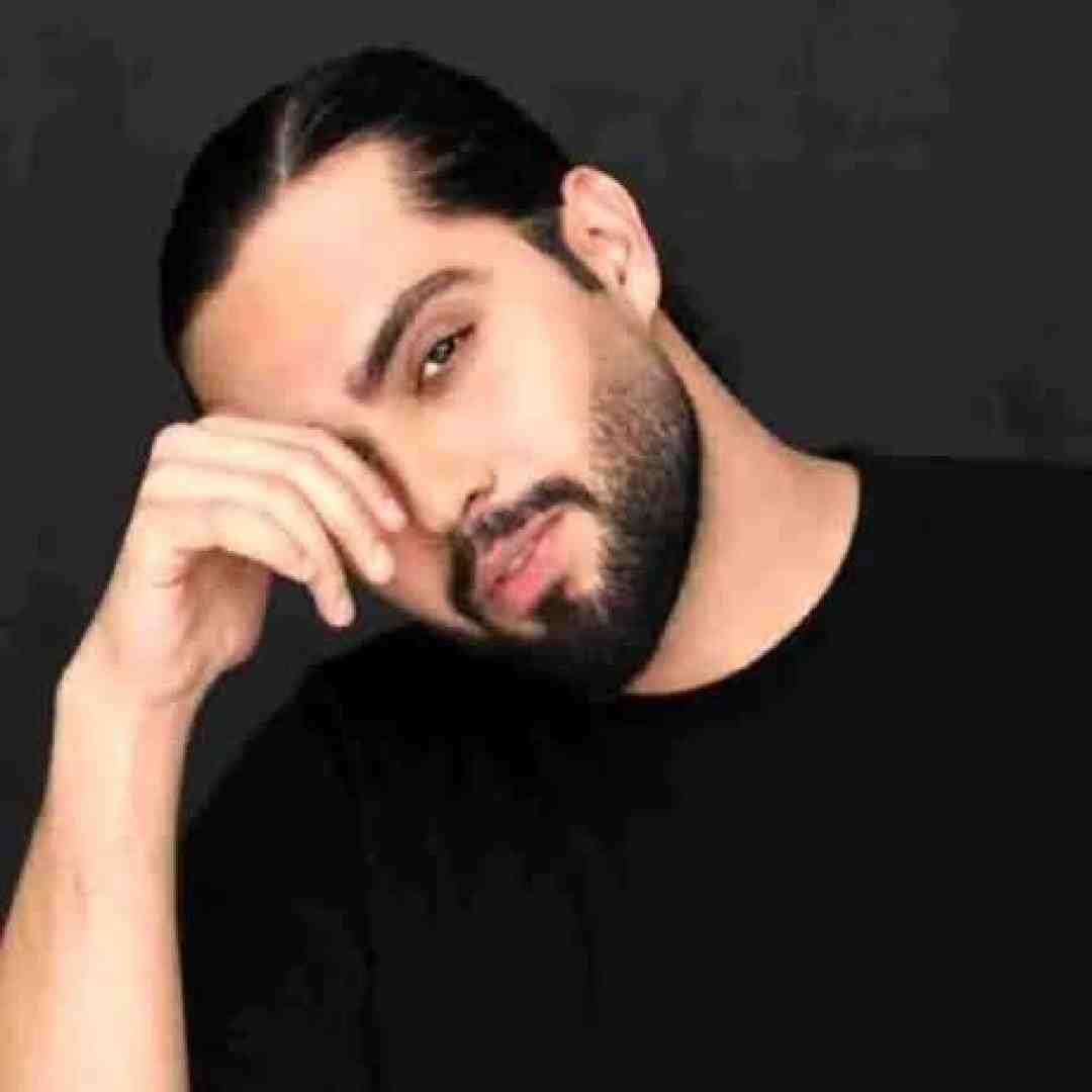 حامیم تو یه رویایی که نمیرسی به دستم