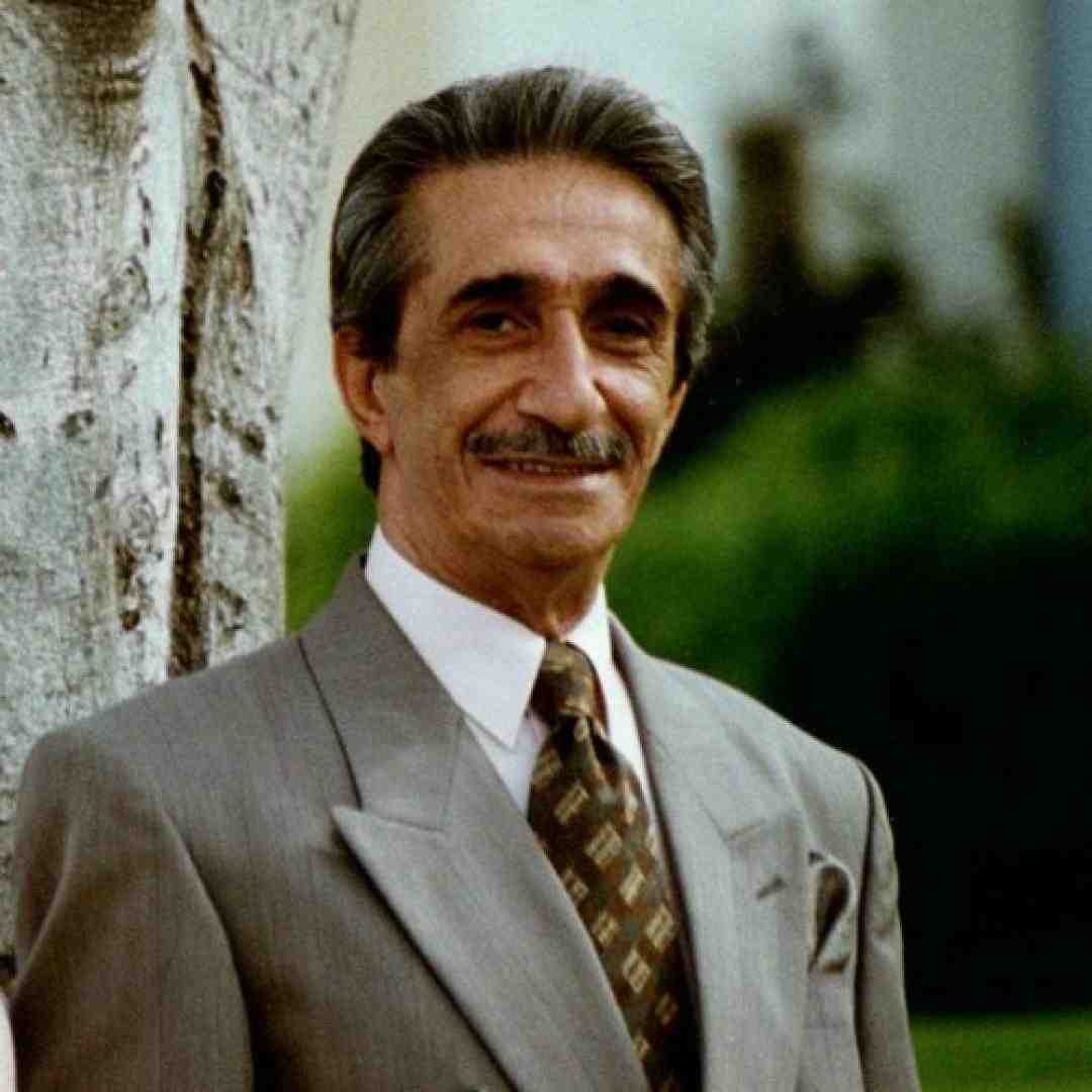 عماد رام میخونم آخ که دیگه فرنگیس عشق تو داغونم کرد