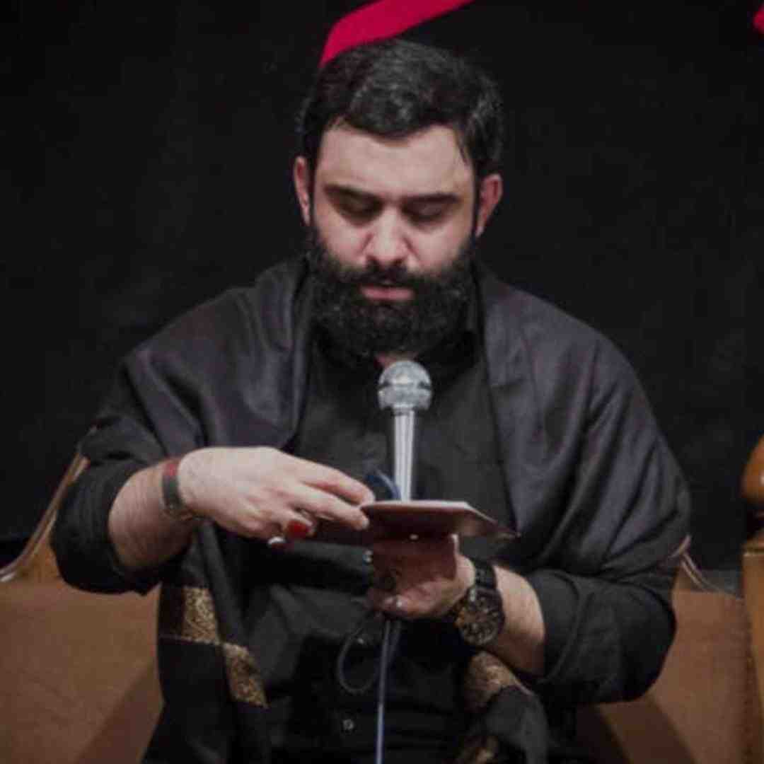 جواد مقدم داره میریزه