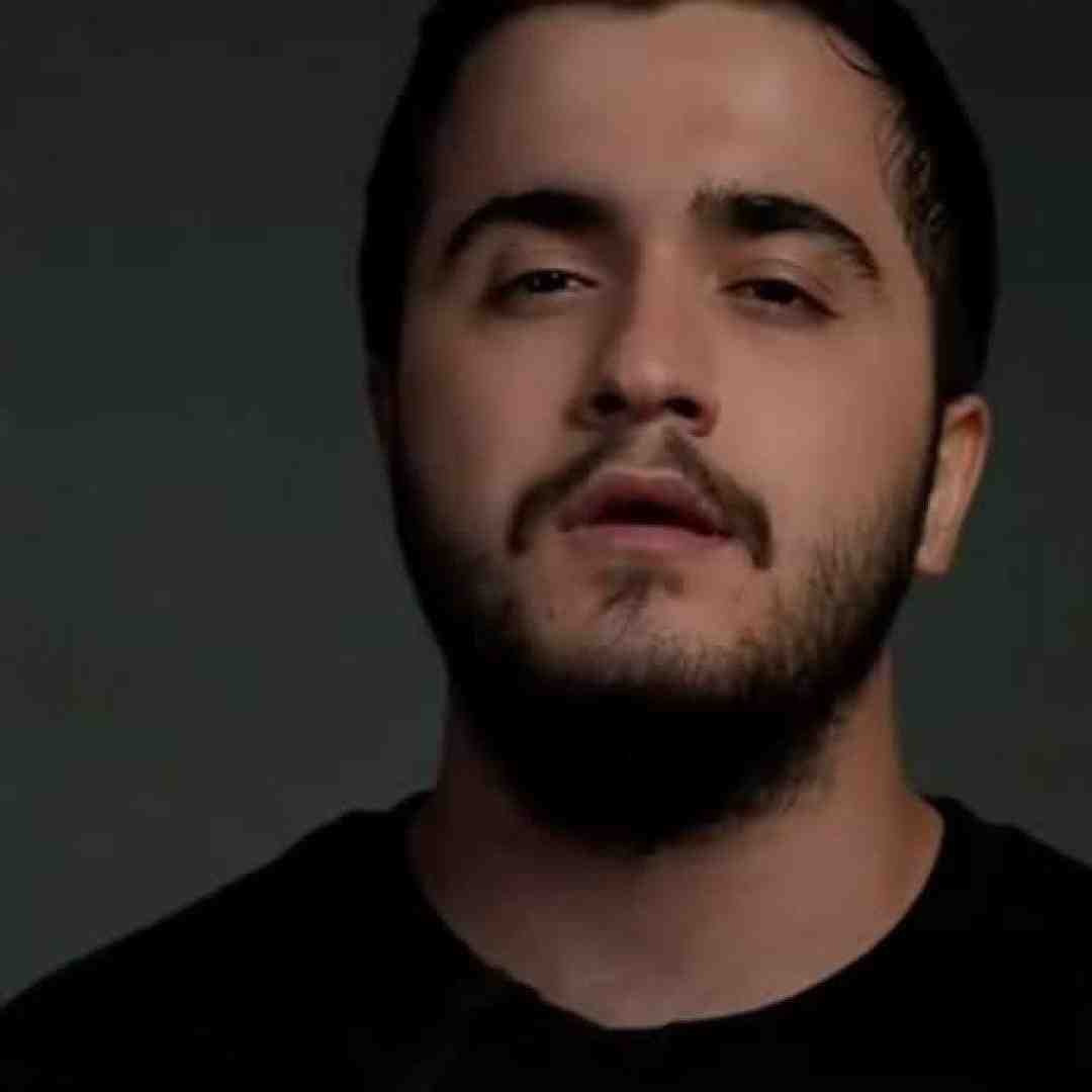 عرشیاس باشه اصلا حق باتو هر دفعه که دعوا شد