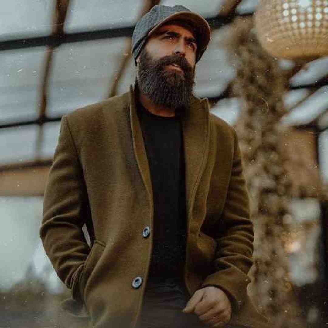 معین زد چشماتو بپوشون تو از همه
