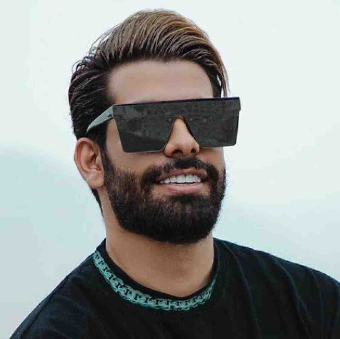 مجید رضوی حساسی جذابی فرق داری روت شدم وسواسی