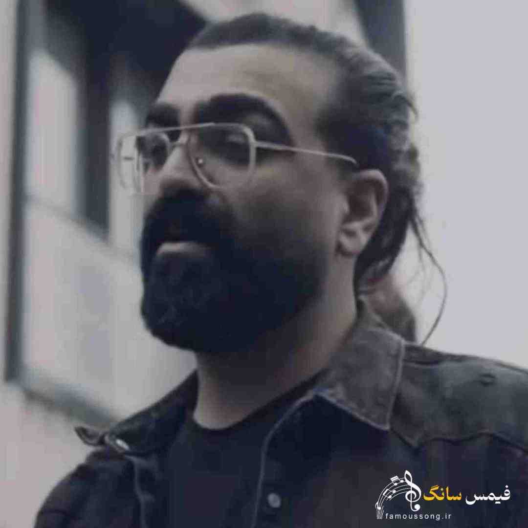 دانلود آهنگ مگه میشه نباشی و دیوونه نشم بدون تو با صدای احسان وزیری