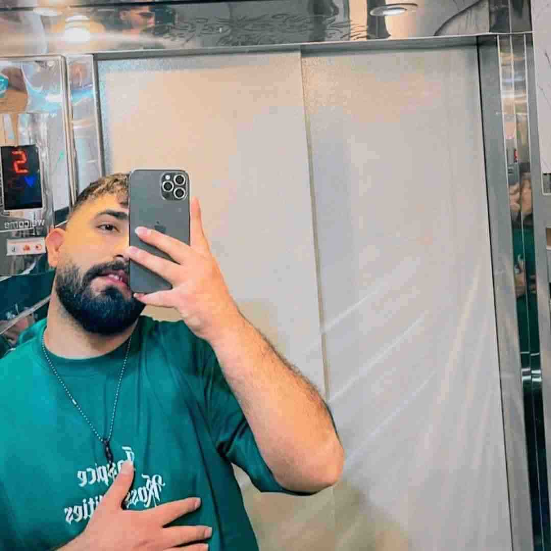 محمد امیری بشین جایی نمیری اونی که باید بره منم