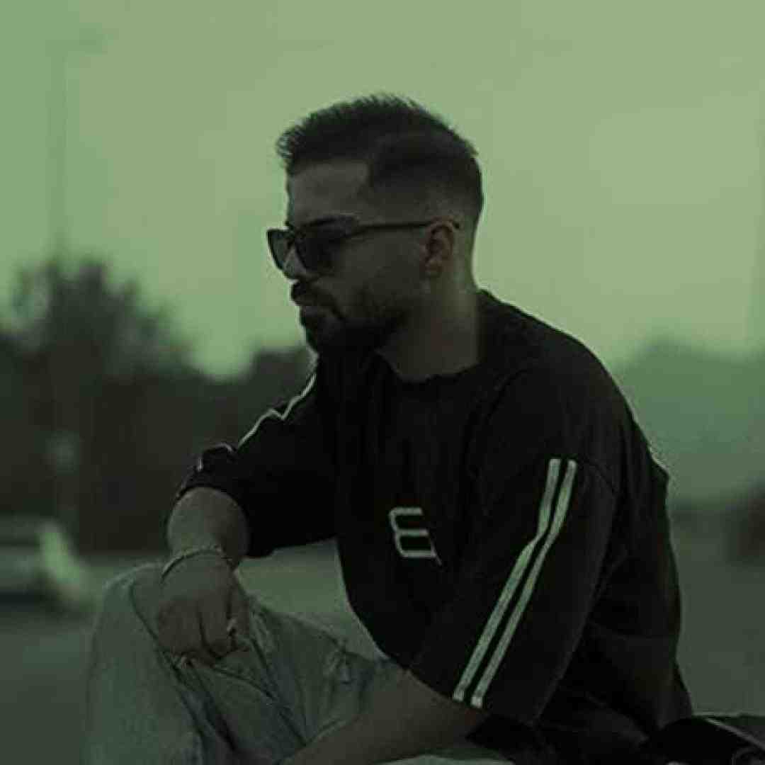 عادل میرزایی بگو توی گوشیم تورو چی سیوت کنم