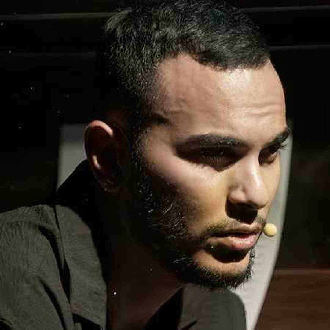 مهیار ﺣﺮﻓﺸﻮ ﻣﻴﺨﻮﻧﻢ ﺗﻮ روﺣﻤﻪ ﺗﻮ ﺟﻮﻧﻢ
