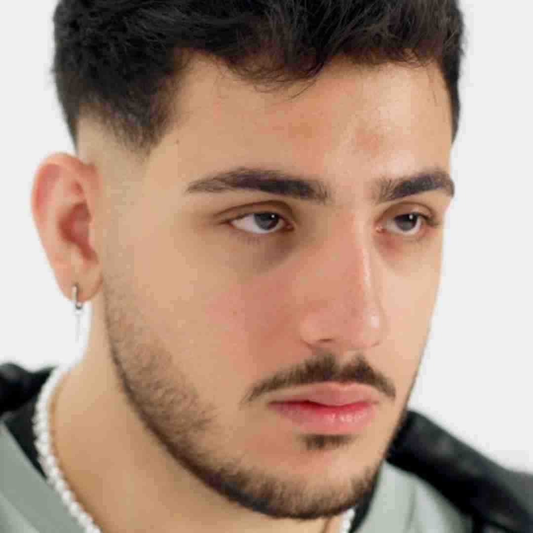 کیاوش توهم میزنی اینا چیه هی میبینی