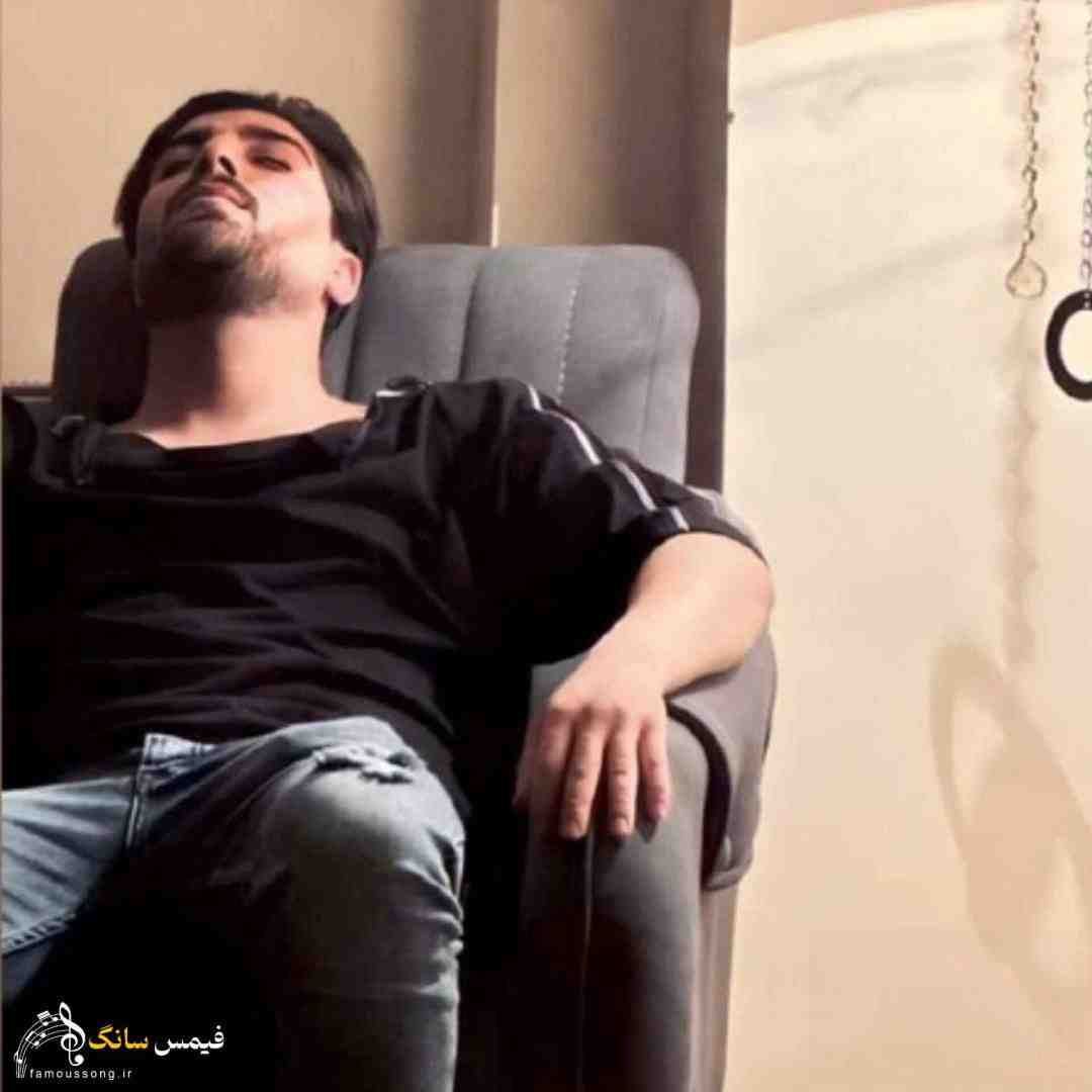 امیر رمضانی بیا منه ببین با کله خوردم زمین