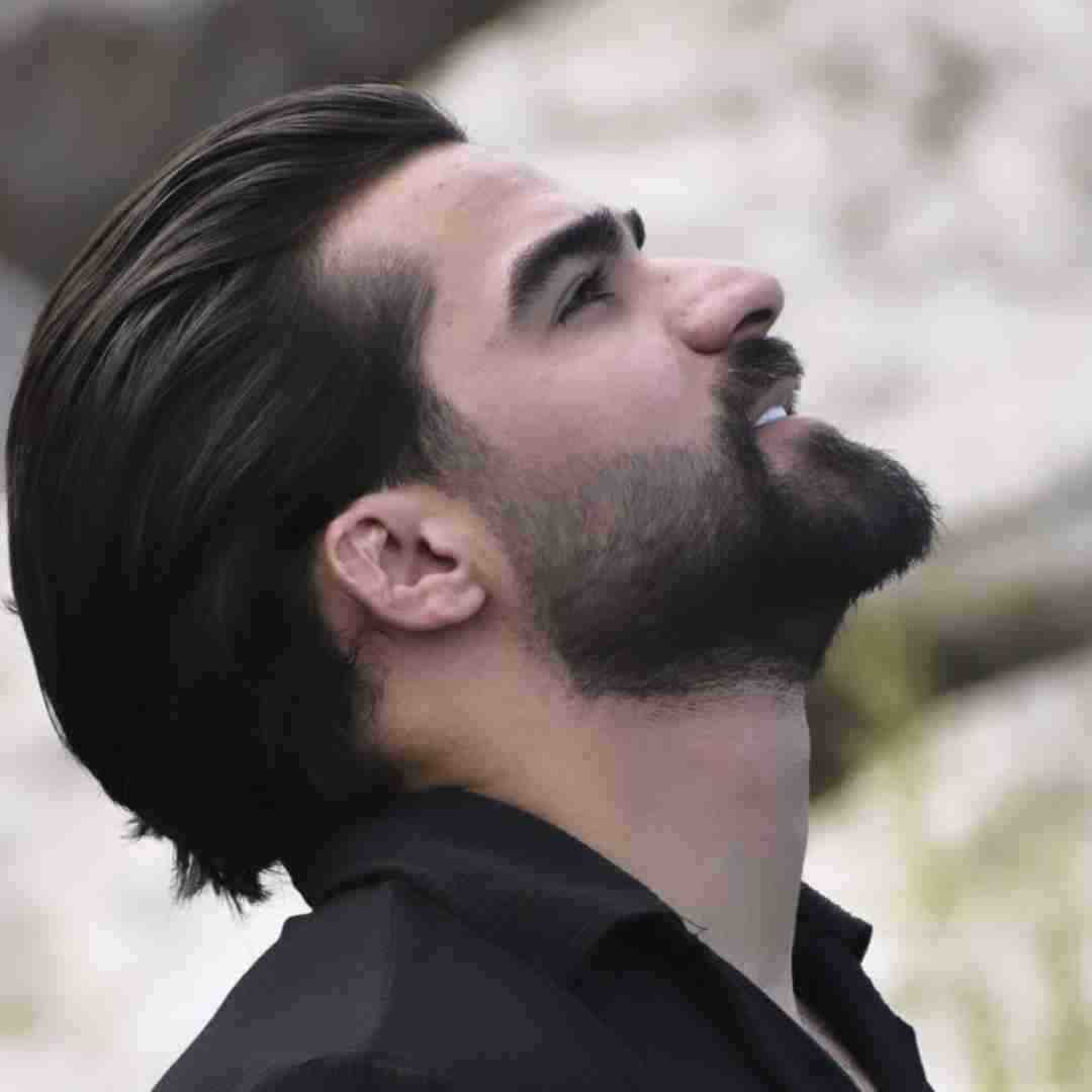 حمیدرضا بابایی ﺗﻮ ﺷﻄﺮﻧﺞ روزﮔﺎر ﺳﺮ ﻣﺎ ﺑﺎﻟﺎی دار