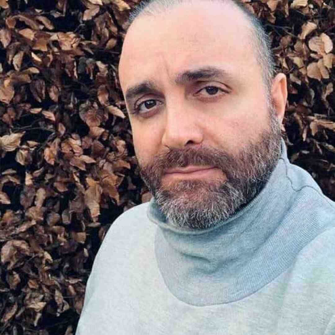 سینا سرلک خانه