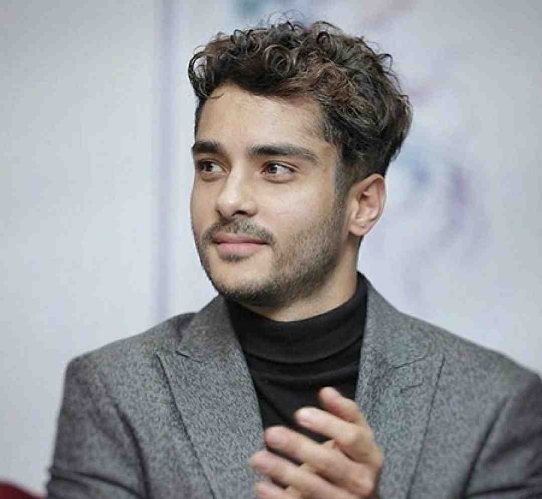 ساعد سهیلی من از خدامه